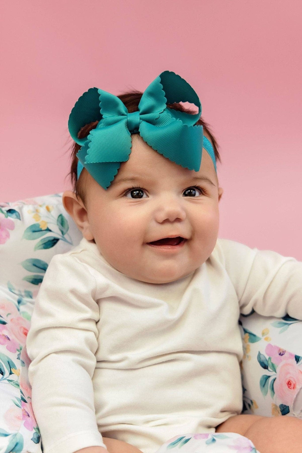 4.5" Classic Scalloped Hair Bow | Clip